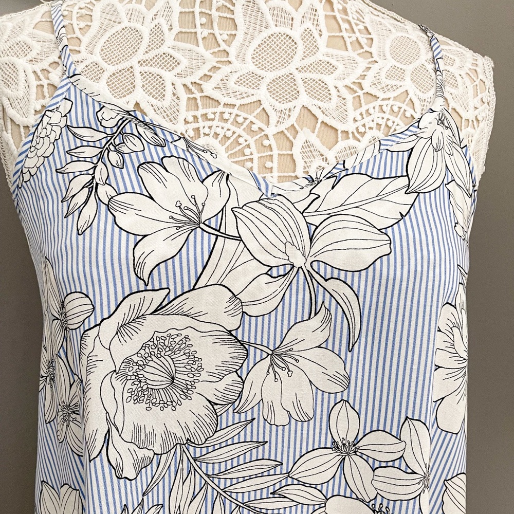 Spring Floral Tank - Picture 2 of 5